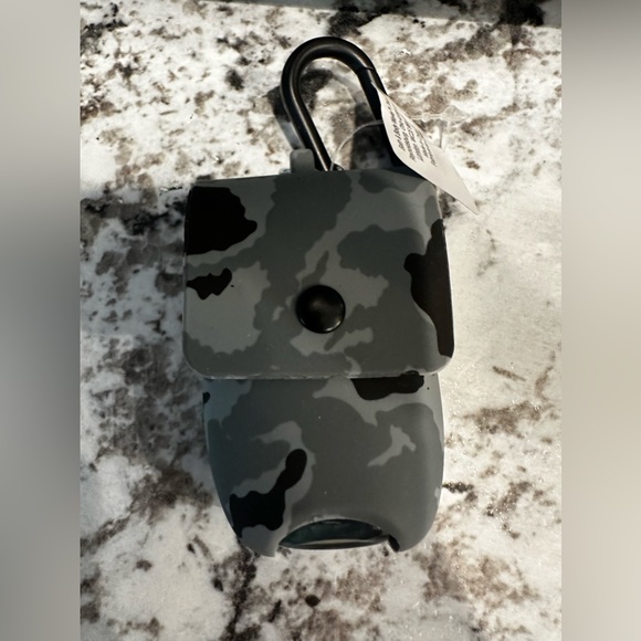 Bath and Body Works Camo Hand Sanitizer Holder - Picture 3 of 3